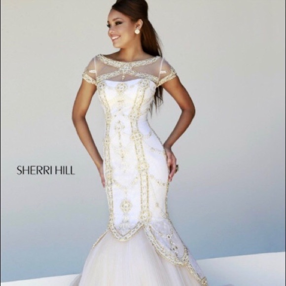 Sherri Hill Dresses & Skirts - Sherri Hill ivory and gold gown size 0